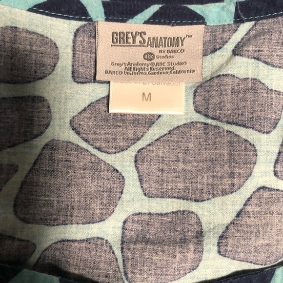 SOLD!  2 Scrub tops Sz M Grey’s Anatomy & Cherokee - Picture 13 of 16